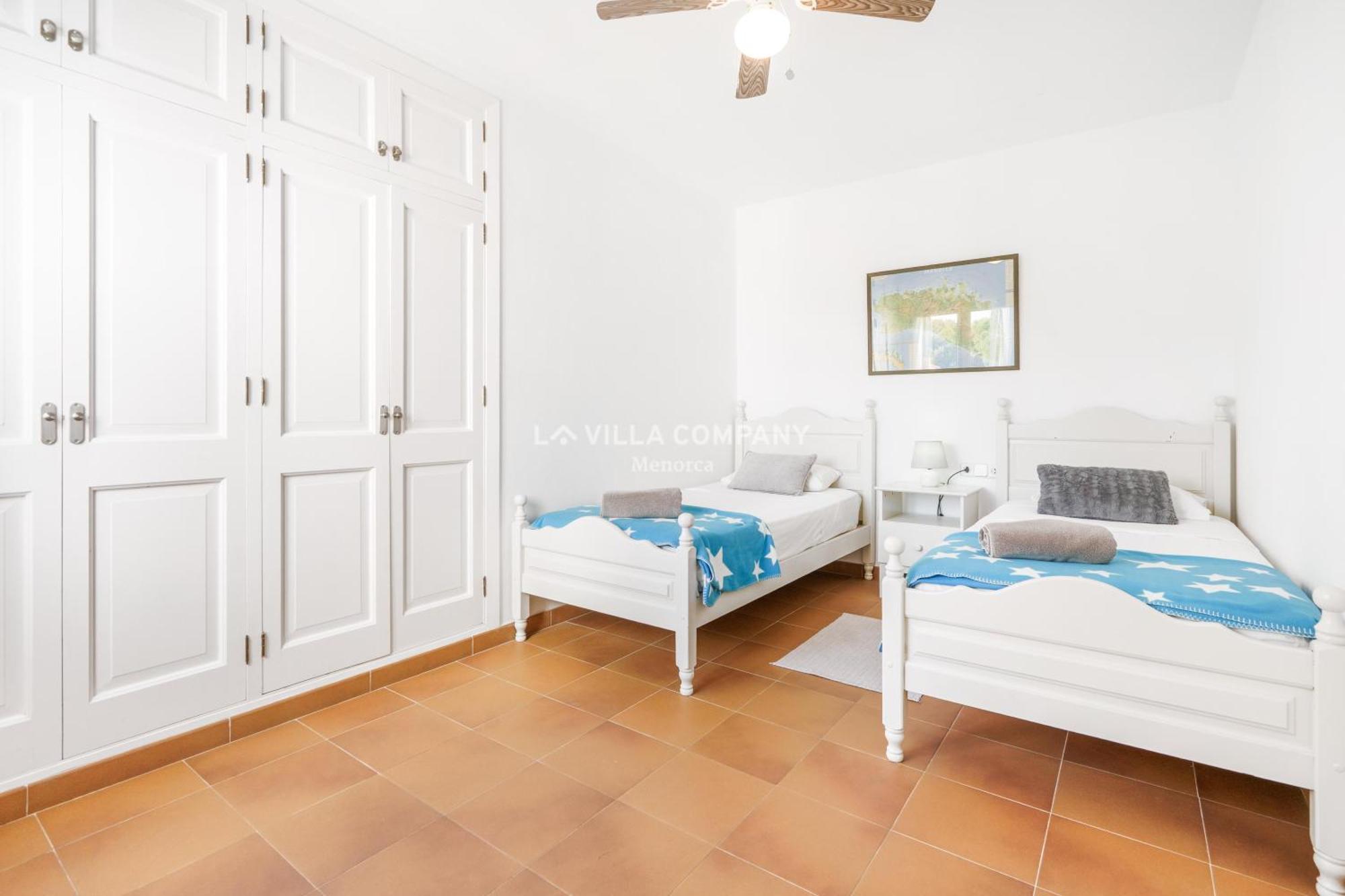 Villa Elsie Arenal d'en Castell Exterior photo
